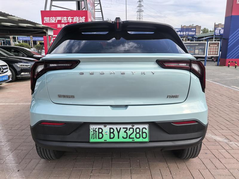Geely Geometry E Firefly, 2022 — фото 5 из 11