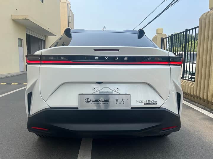 Lexus RZ, 2023 — фото 5 из 9