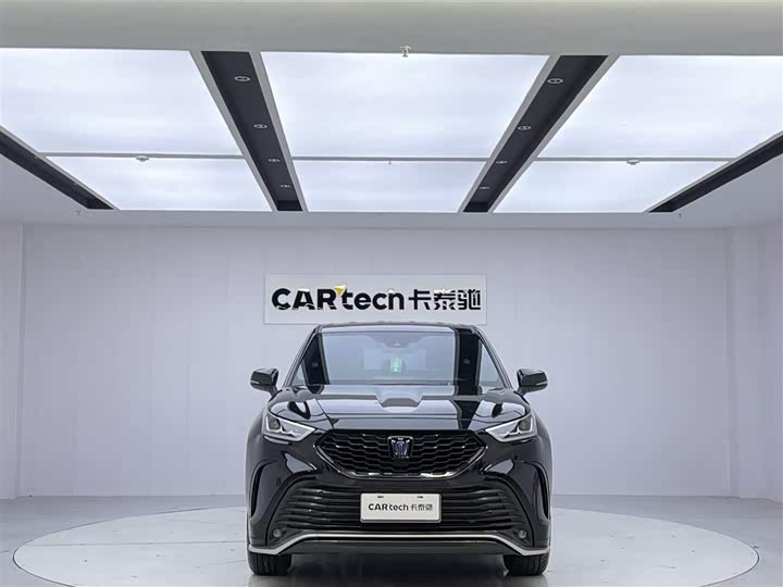 Toyota Crown Kluger, 2023 — фото 3 из 9