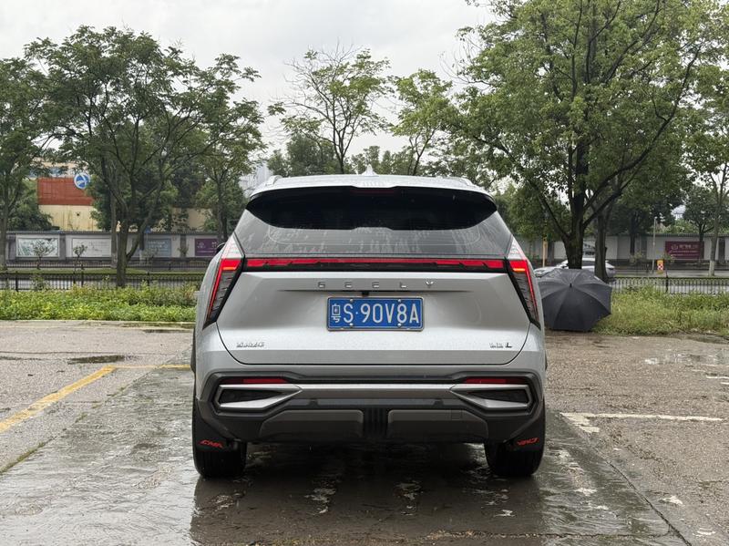 Geely Atlas L, 2023 — фото 5 из 12