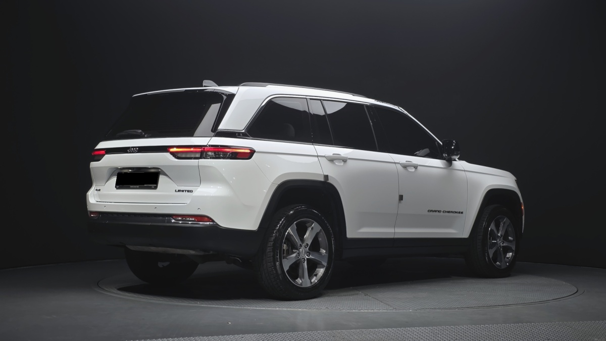 Jeep Cherokee, 2023 — фото 2 из 12