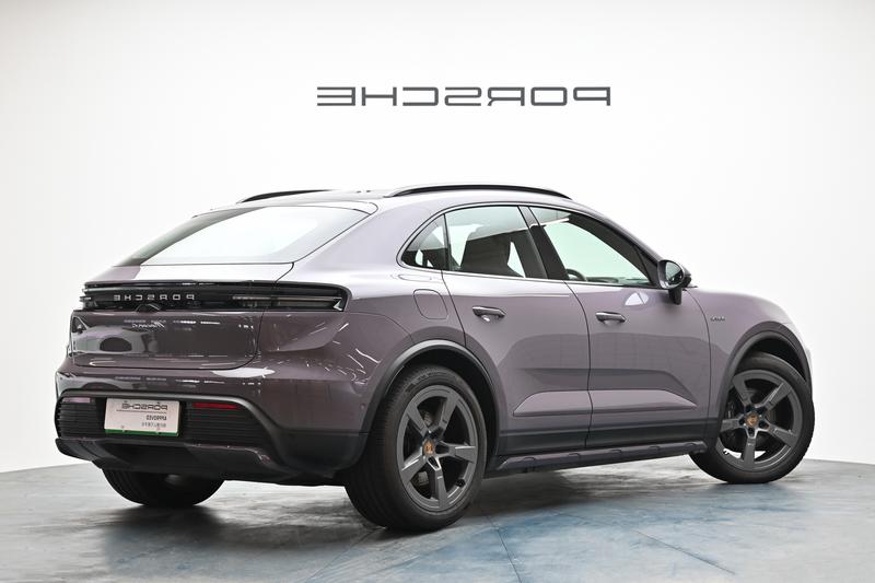 Porsche Macan EV, 2024 — фото 7 из 12