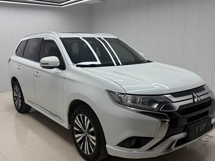 Mitsubishi Outlander, 2021 — фото 3 из 9