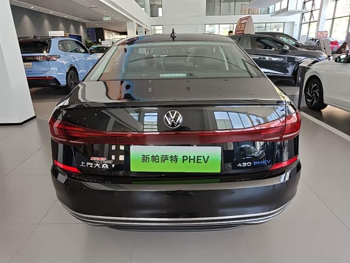 Volkswagen Passat Hybrid, 2026 — фото 6 из 9