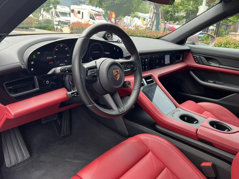 Porsche Taycan, 2023 — фото 6 из 10