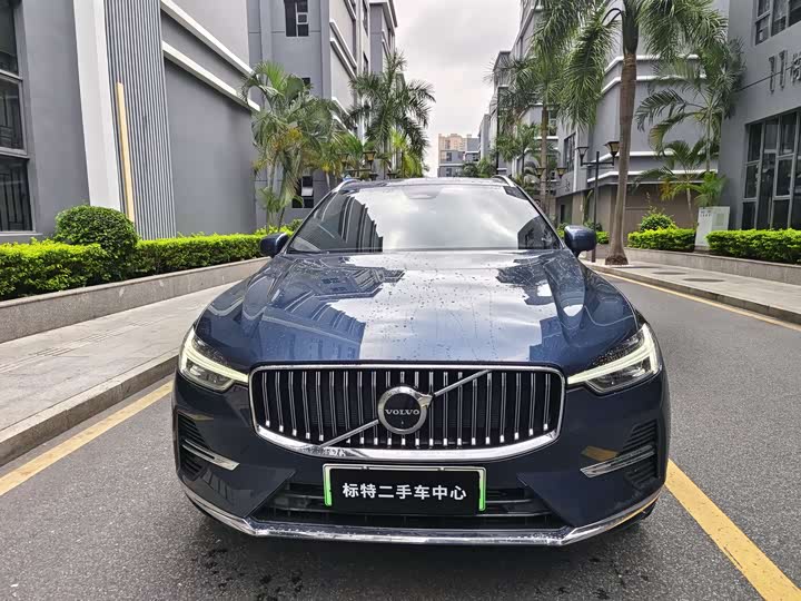 Volvo XC60 Hybrid, 2022 — фото 2 из 9
