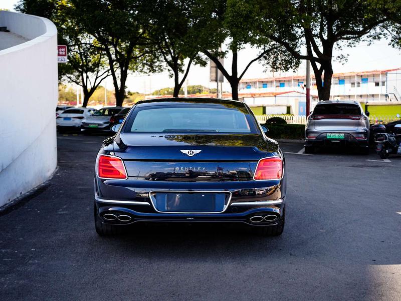 Bentley Flying Spur, 2021 — фото 5 из 12