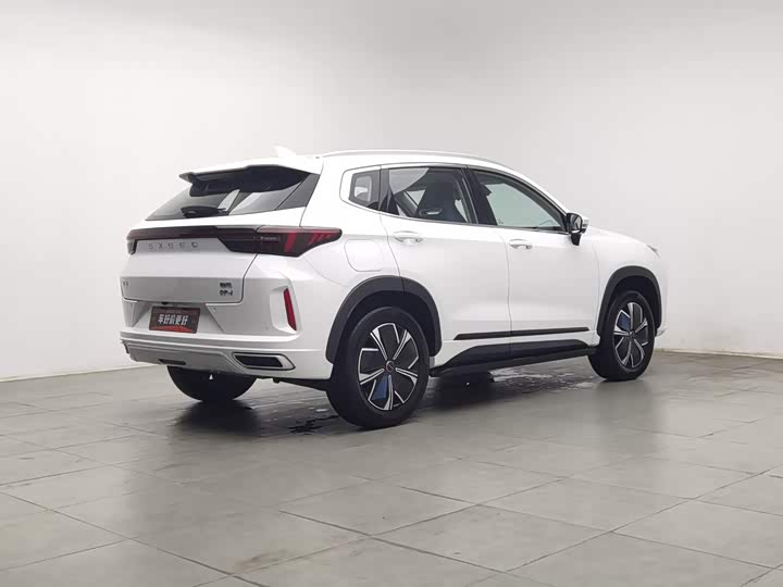 Exeed LX C-DM Hybrid, 2025 — фото 2 из 9