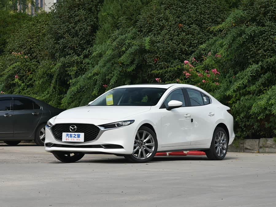 Mazda 3 (Axela), 2026 — купить в Смоленске под ключ