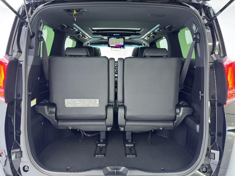 Toyota Alphard, 2022 — фото 11 из 12