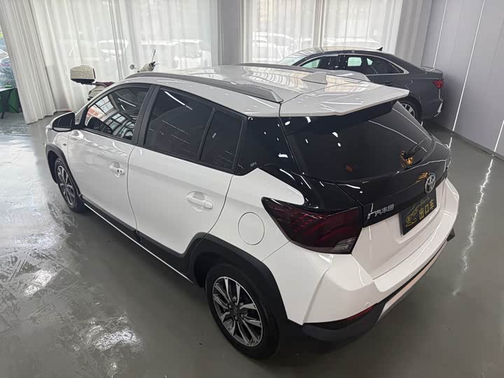 Toyota Yaris L Hatchback, 2022 — фото 4 из 9