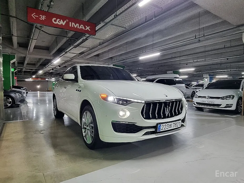 Maserati Levante, 2022 — фото 2 из 12