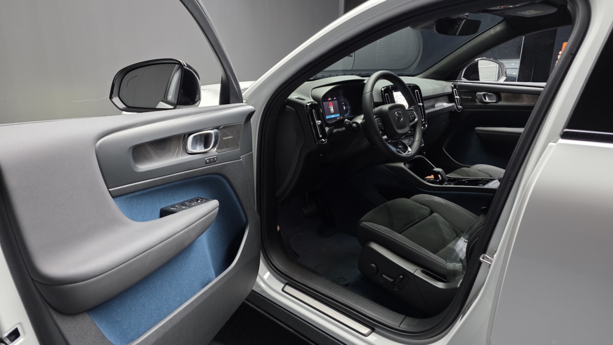 Volvo C40, 2023 — фото 9 из 12