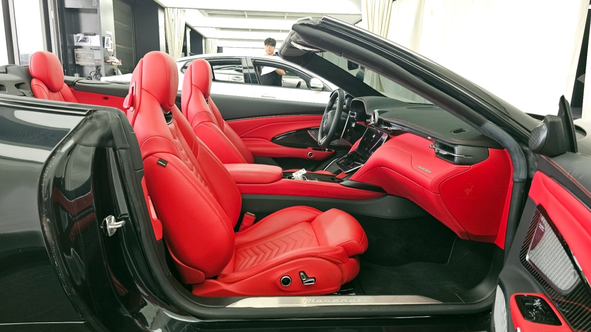Maserati GranCabrio, 2024 — фото 10 из 12