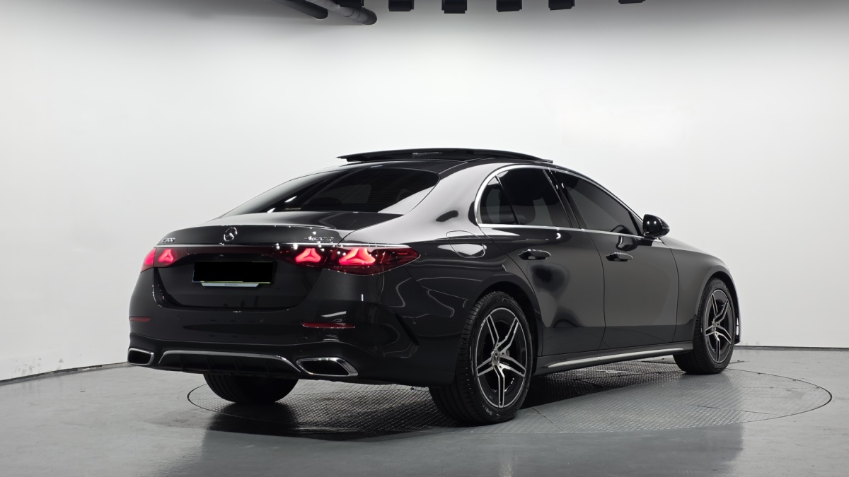 Mercedes-Benz E-Class, 2025 — фото 2 из 12