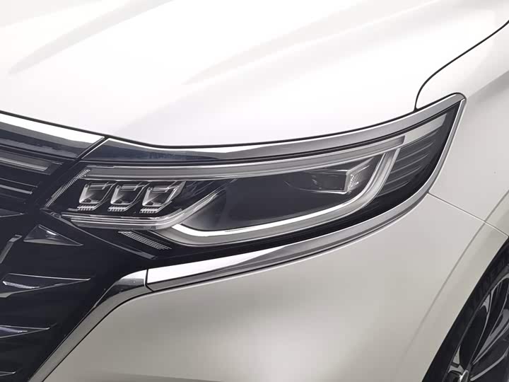 Roewe iMax 8, 2023 — фото 7 из 9