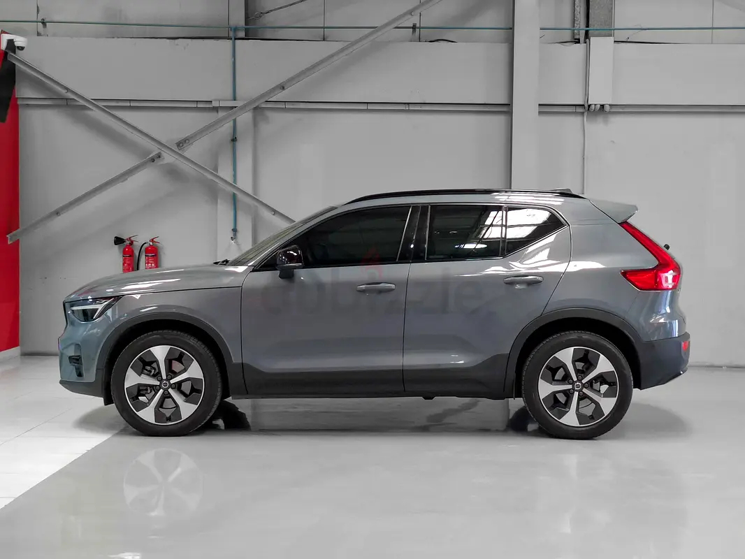 Volvo XC40, 2023 — фото 5 из 10