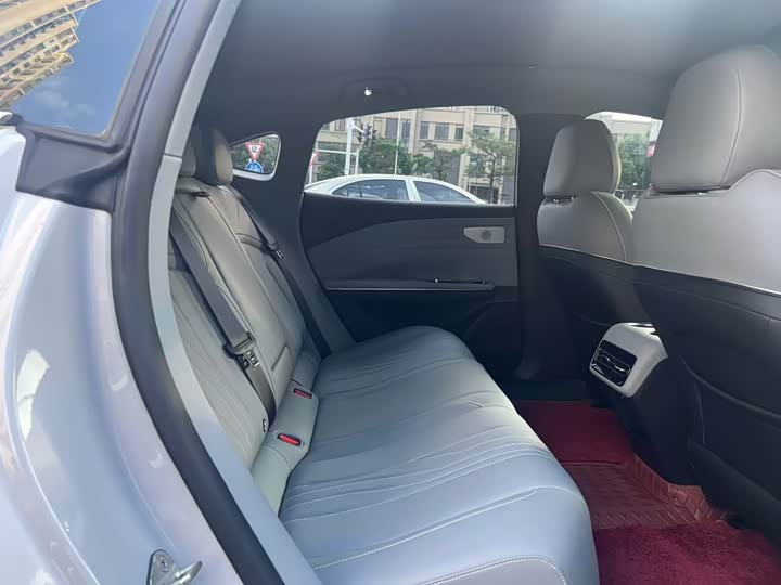 Geely Galaxy E8, 2024 — фото 6 из 9