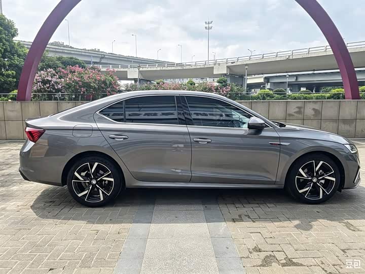Skoda Octavia Pro, 2022 — фото 7 из 9