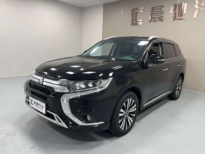 Mitsubishi Outlander, 2021 — купить в Иванове под ключ