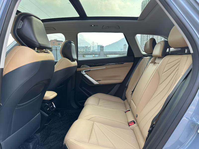 Geely Atlas L, 2023 — фото 9 из 10