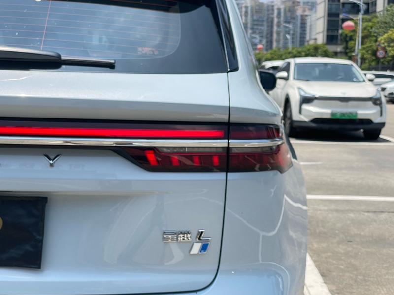 Geely Monjaro, 2022 — фото 10 из 12