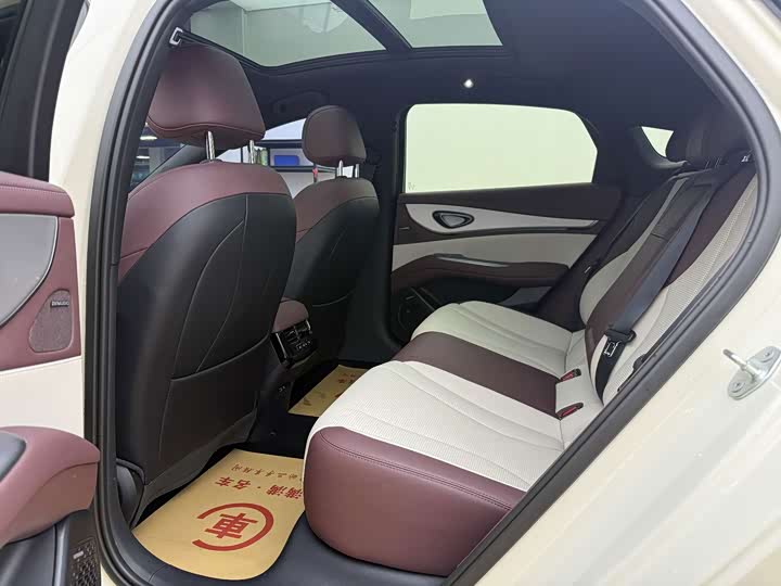 BYD Seal 07 DM-i Hybrid, 2025 — фото 6 из 9