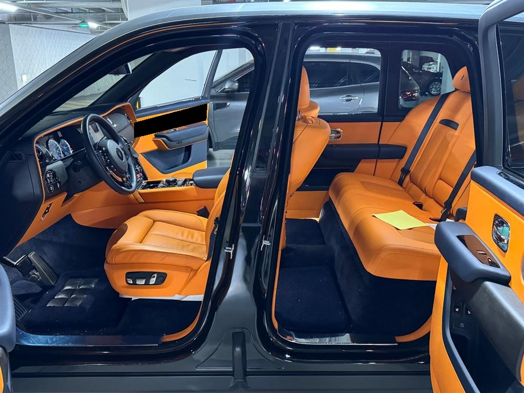 Rolls-Royce Cullinan, 2023 — фото 2 из 2
