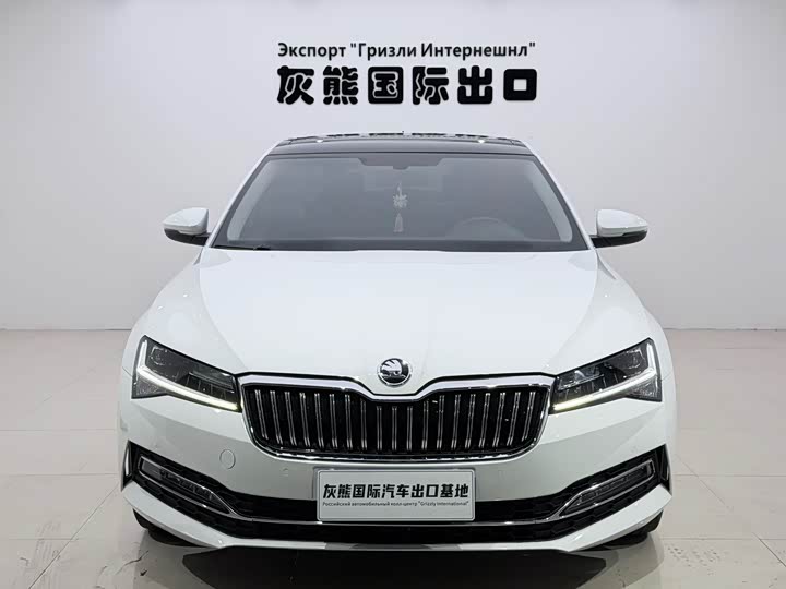 Skoda Superb, 2023 — фото 2 из 9