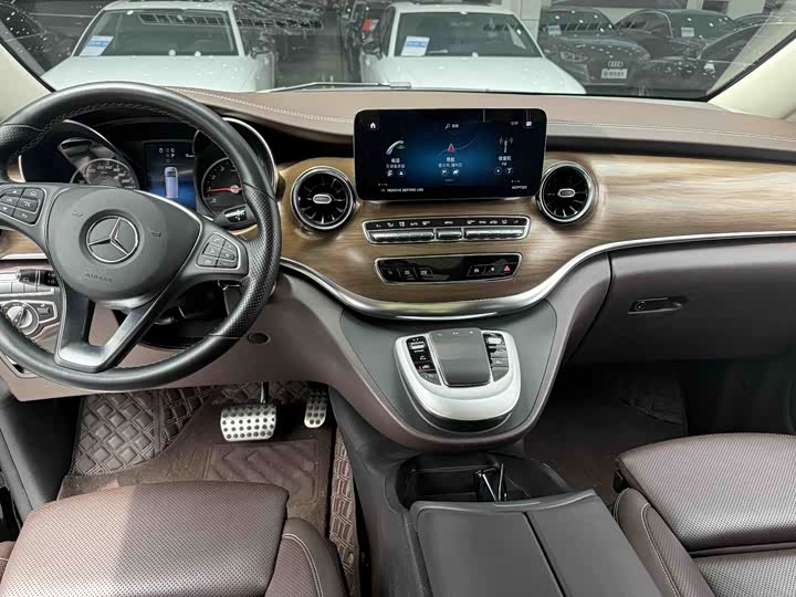 Mercedes-Benz V-Class, 2022 — фото 4 из 9