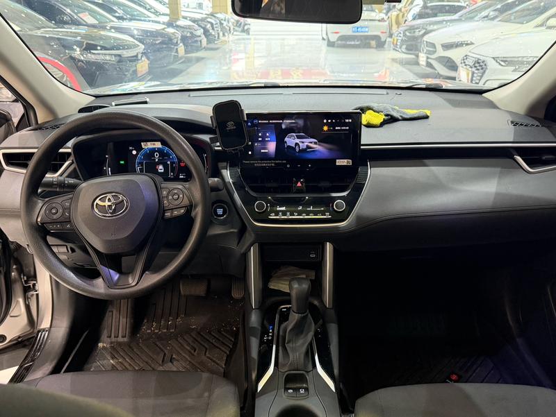 Toyota Corolla Cross, 2023 — фото 7 из 12