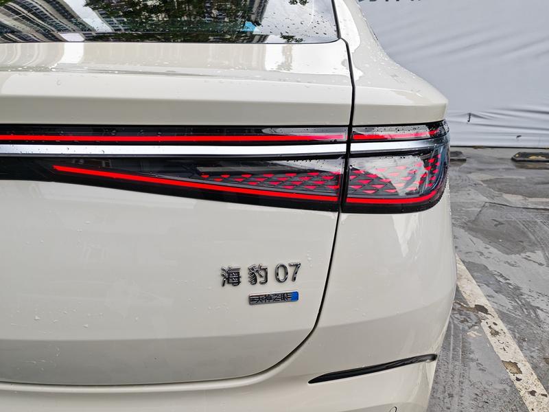 BYD Seal 07 EV, 2026 — фото 7 из 12