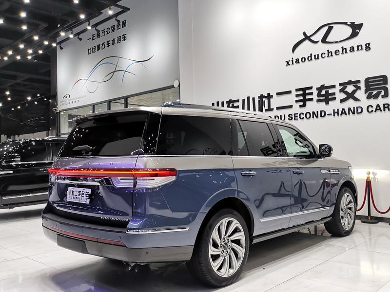 Lincoln Navigator, 2023 — фото 6 из 12