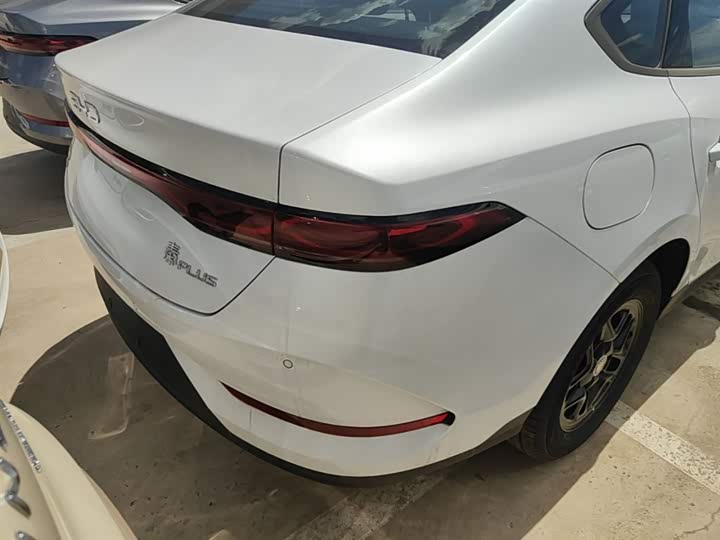 BYD Qin Plus, 2026 — фото 8 из 9