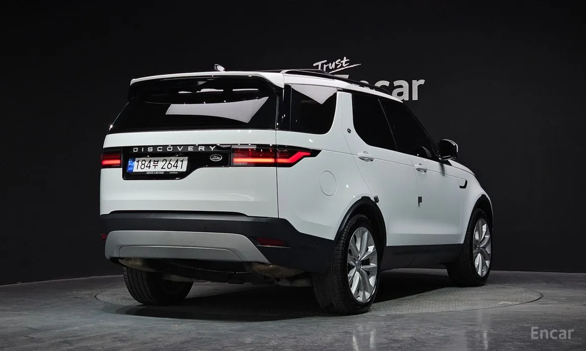 Land Rover Discovery, 2023 — фото 2 из 12