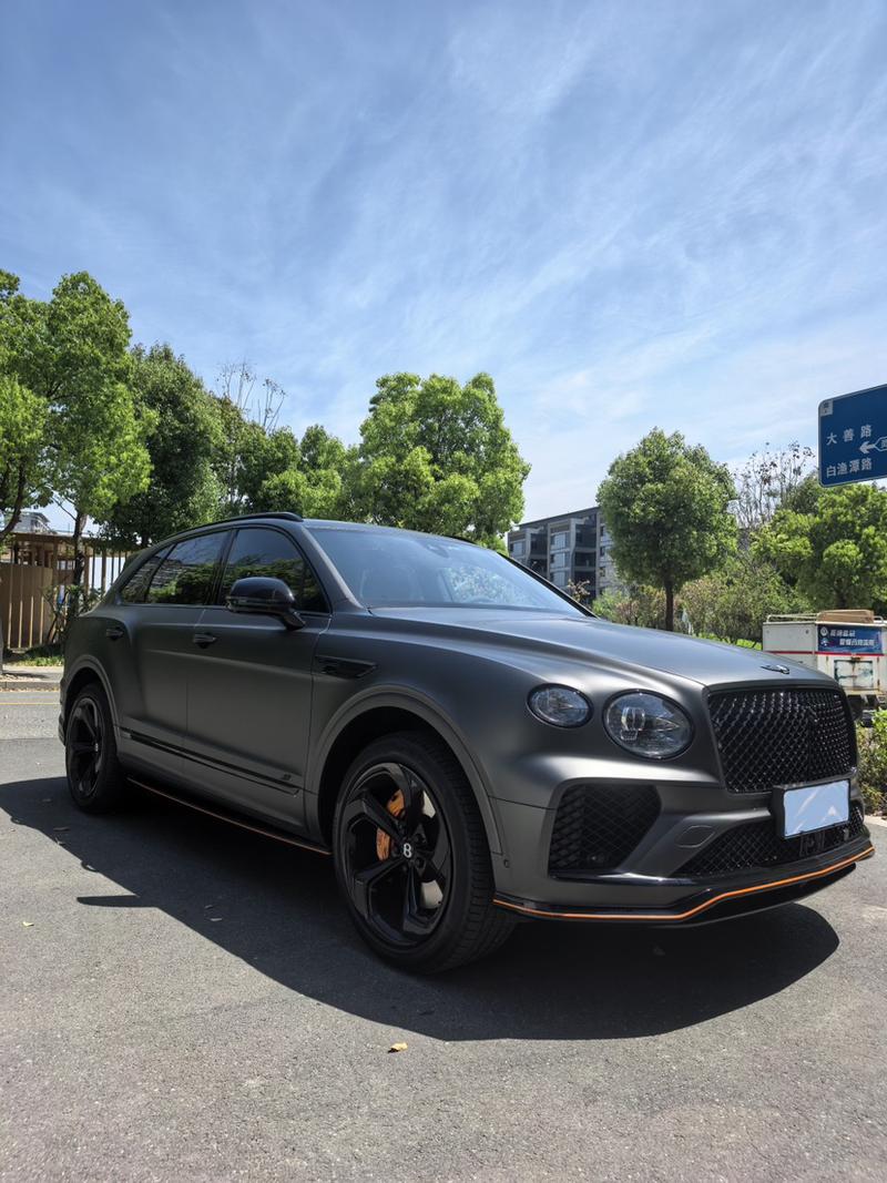 Bentley Bentayga, 2025 — фото 3 из 7