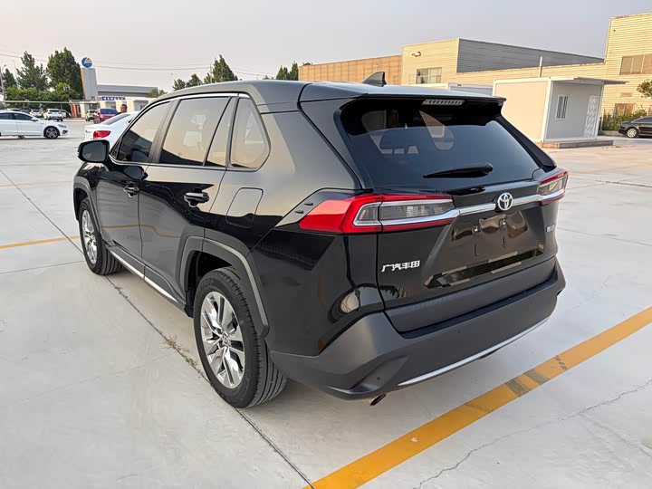 Toyota Wildlander, 2022 — фото 3 из 9