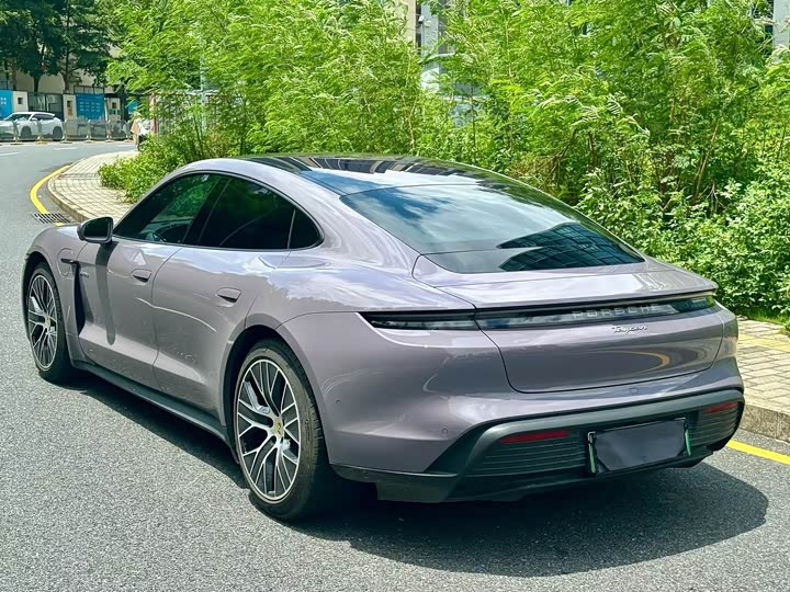 Porsche Taycan, 2025 — фото 7 из 9