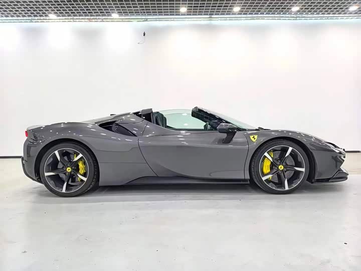 Ferrari SF90, 2022 — фото 9 из 9