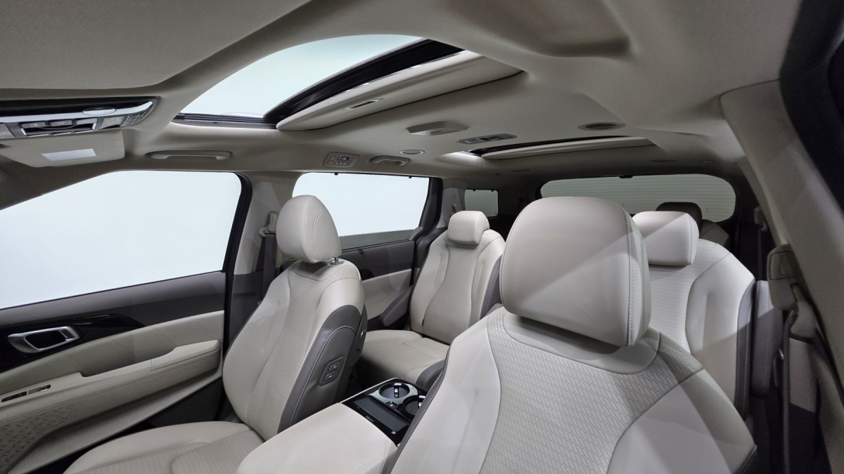Kia Carnival, 2023 — фото 12 из 12