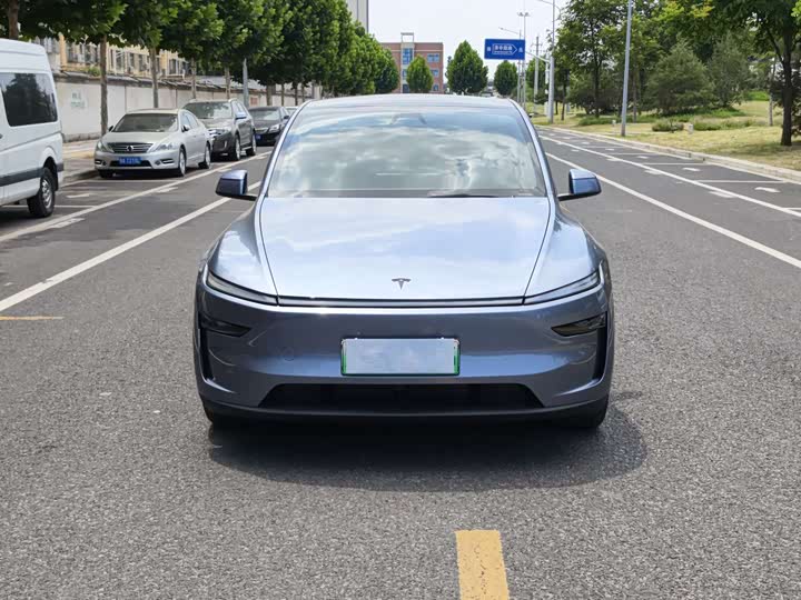 Tesla Model Y, 2026 — фото 2 из 9