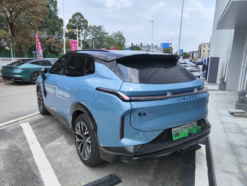 Lynk & Co 08 EM-P Hybrid, 2025 — фото 4 из 10