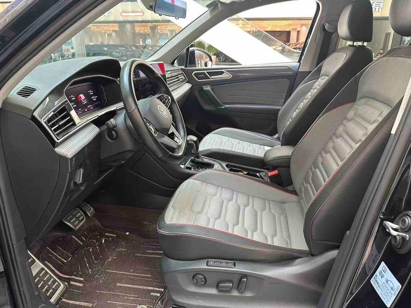Volkswagen Tiguan L Pro, 2023 — фото 6 из 8