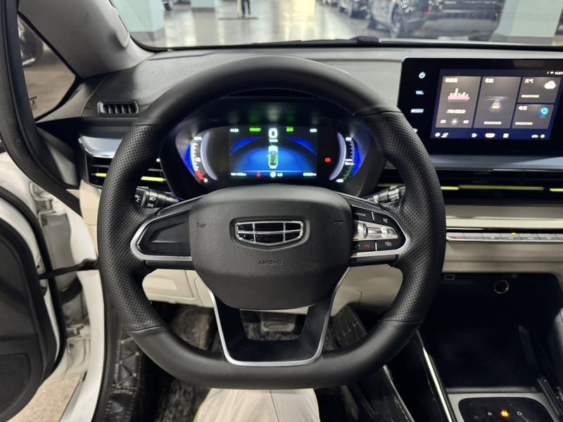 Geely Geometry EX3, 2021 — фото 9 из 12