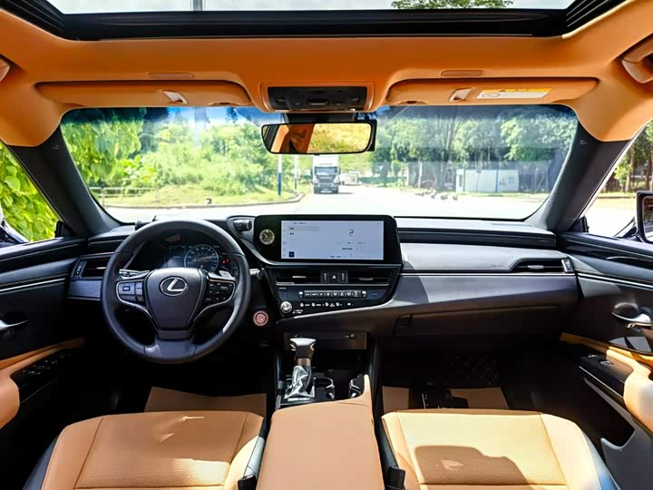 Lexus ES, 2023 — фото 8 из 9