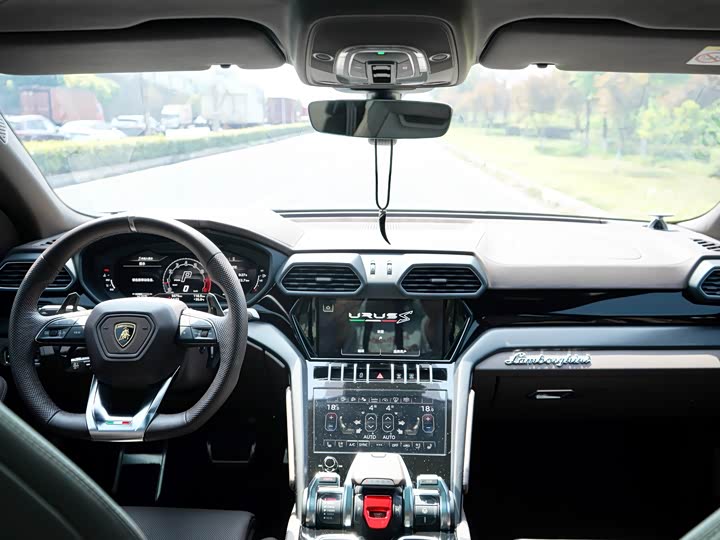 Lamborghini Urus, 2024 — фото 9 из 9