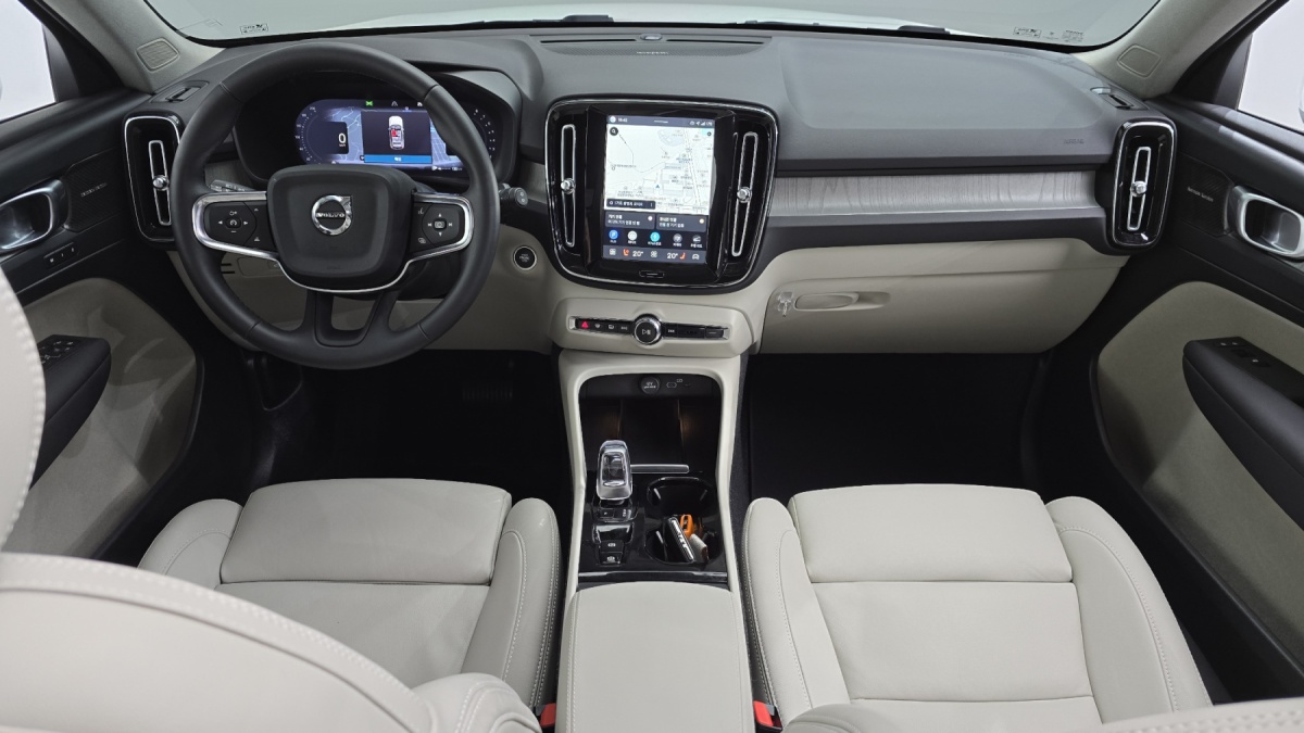 Volvo XC40, 2024 — фото 7 из 12