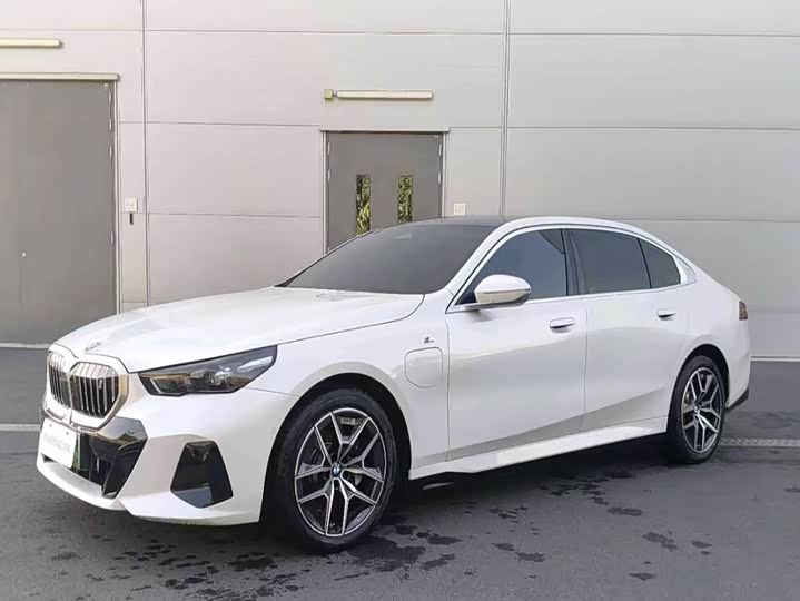 BMW i5, 2025 — купить в Тольятти под ключ