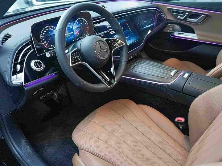 Mercedes-Benz E-Class, 2025 — фото 7 из 9