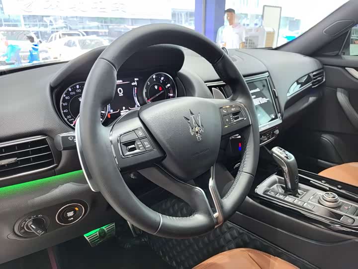 Maserati Levante, 2022 — фото 7 из 9